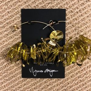 Mignonne Gavigan Lola hoop earrings in gold.